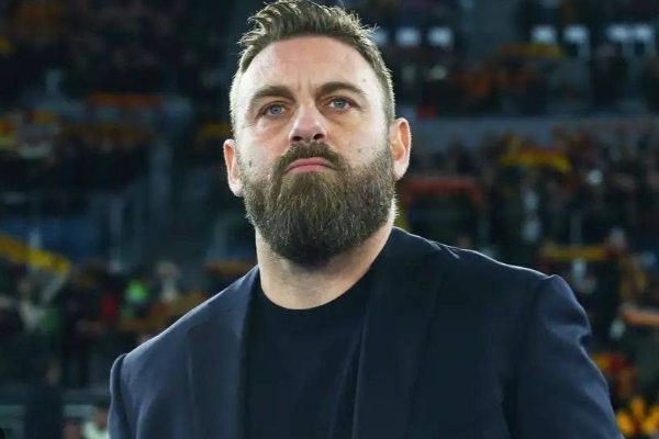 德羅西現(xiàn)任哪個(gè)球隊(duì)主帥？