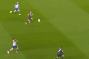 看了埃德森的長傳，奧納納和諾伊爾都坐不住了