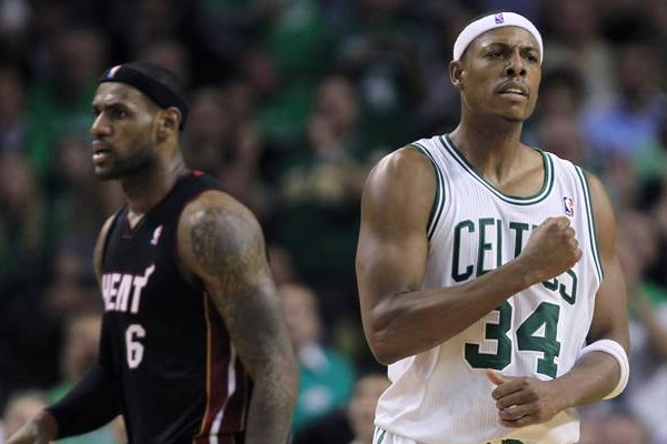 皮爾斯和詹姆斯有什么恩怨情仇？