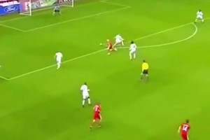 托雷斯的連停帶過已驚為天人，沒想到圣卡西降臨人間