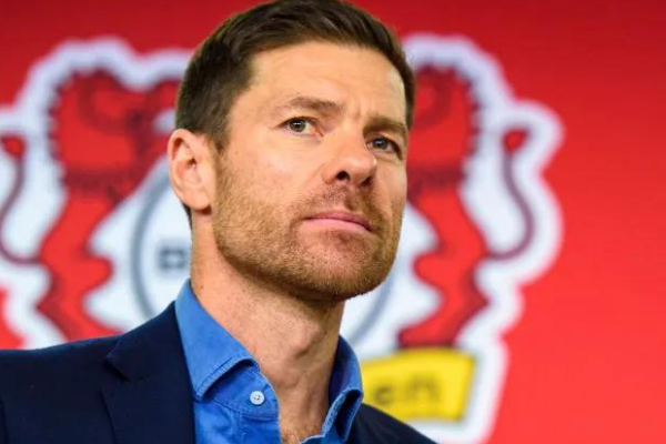 勒沃庫森現(xiàn)任主教練是誰？