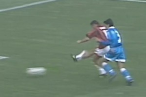 他是您的足球初戀嗎？每個動作都透露著優(yōu)雅！