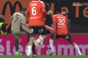 過于夸張姆巴佩空中油炸丸子過人送助攻，登貝萊推空門得手！